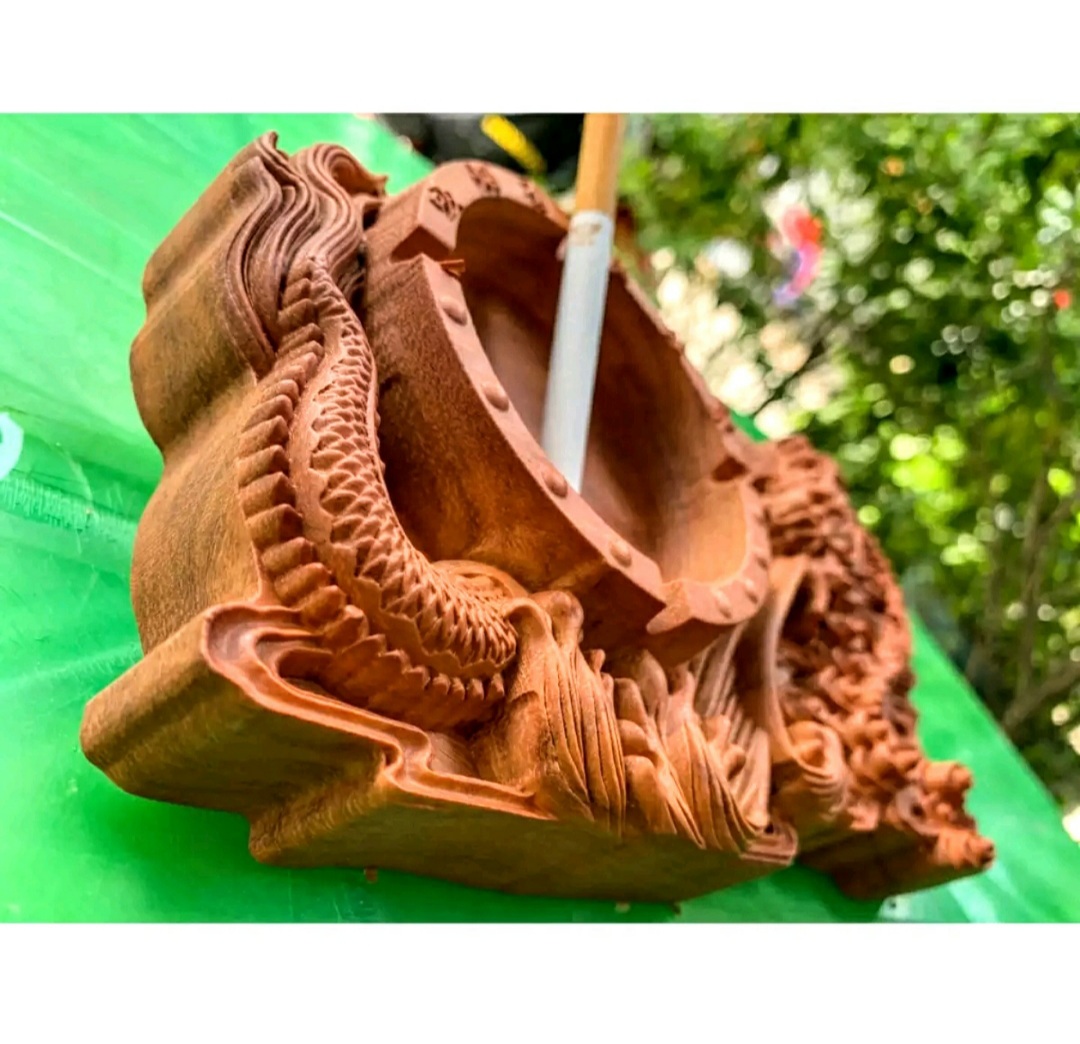 BỘ DỤNG CỤ GẠT TÀN THUỐC ĐỂ BÀN KHẮC HÌNH RỒNG TỪ GỖ HƯƠNG NGUYÊN KHỐI CỰC ĐẸP HÀNG LOẠI TỐT