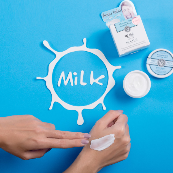 Mặt nạ ngủ dưỡng trắng và trẻ hóa da Whitening Q10 Scentio Milk Plus 4.5g