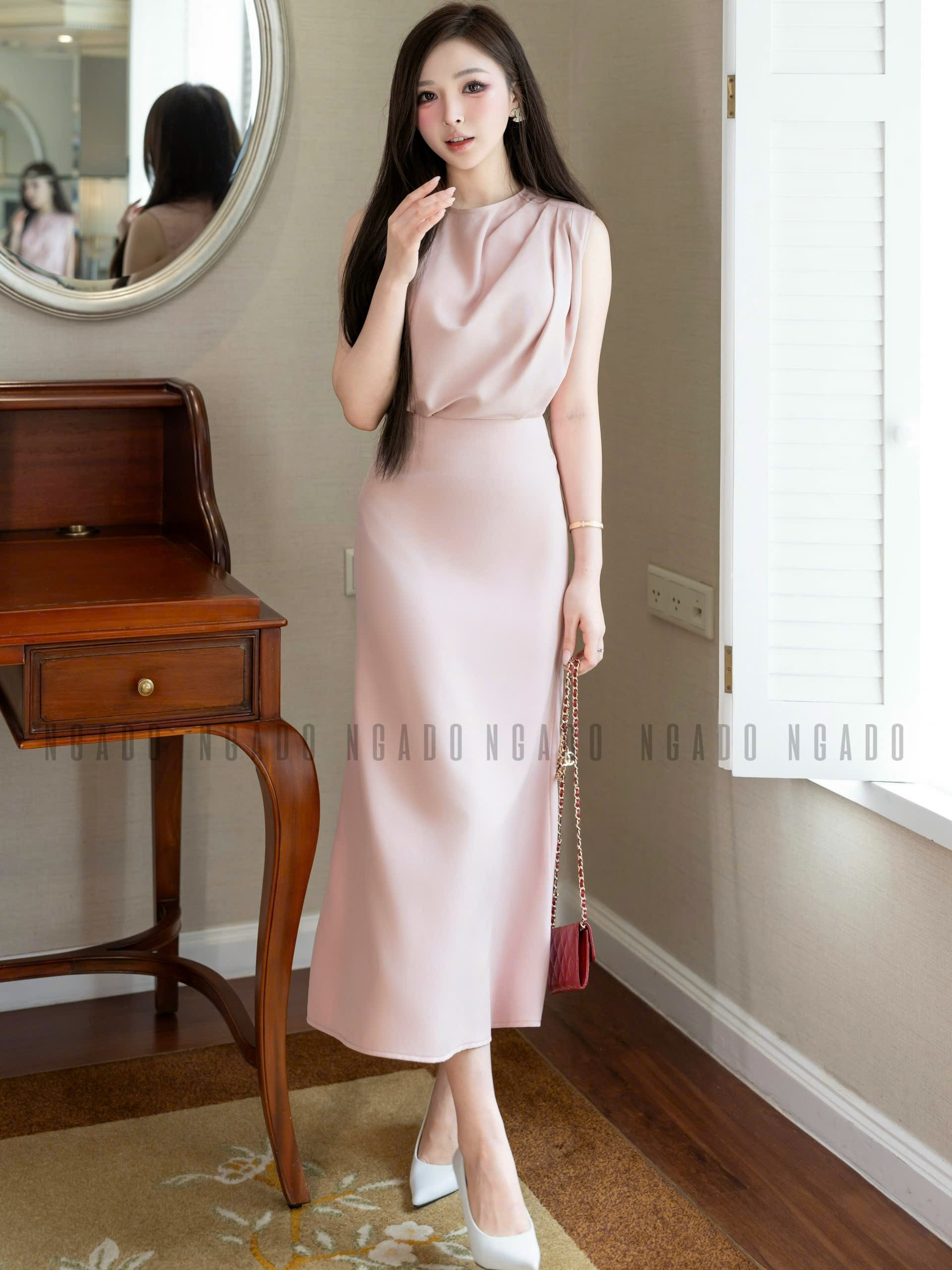 Set áo váy hồng sát nách xếp ly NGADO , set áo váy dài , set áo váy hồng