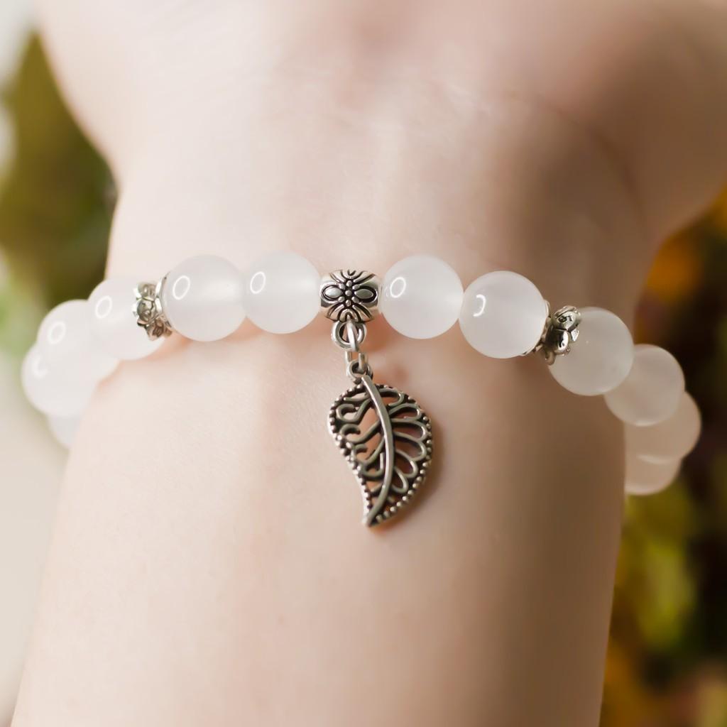 -Vòng Phong Thủy Mã Não Trắng 8mm Mix Charm Lá V274-8-Vòng phong thủy hợp mệnh Kim - Thổ