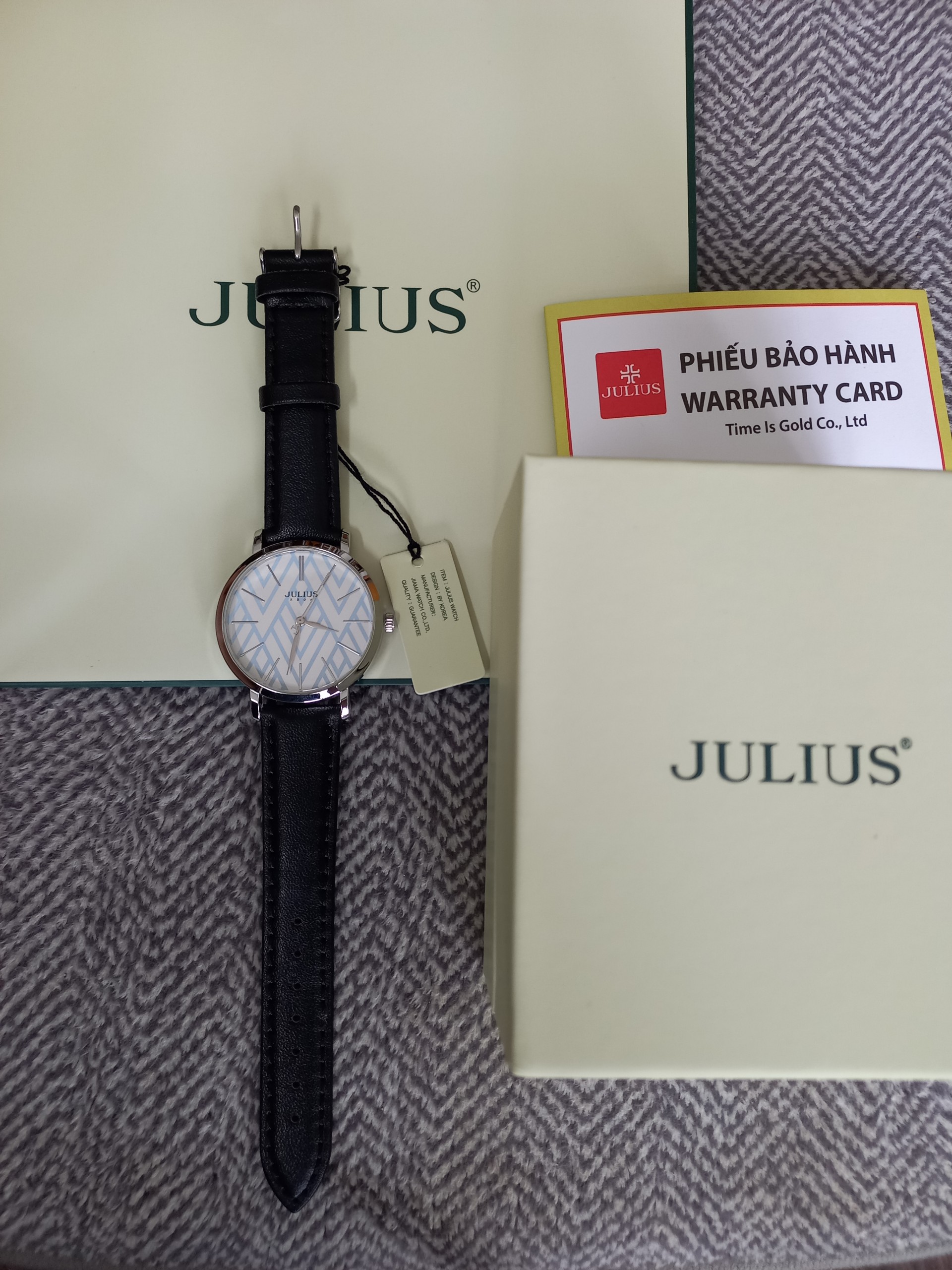 Đồng hồ nữ dây da Julius Ja-1114 Đen