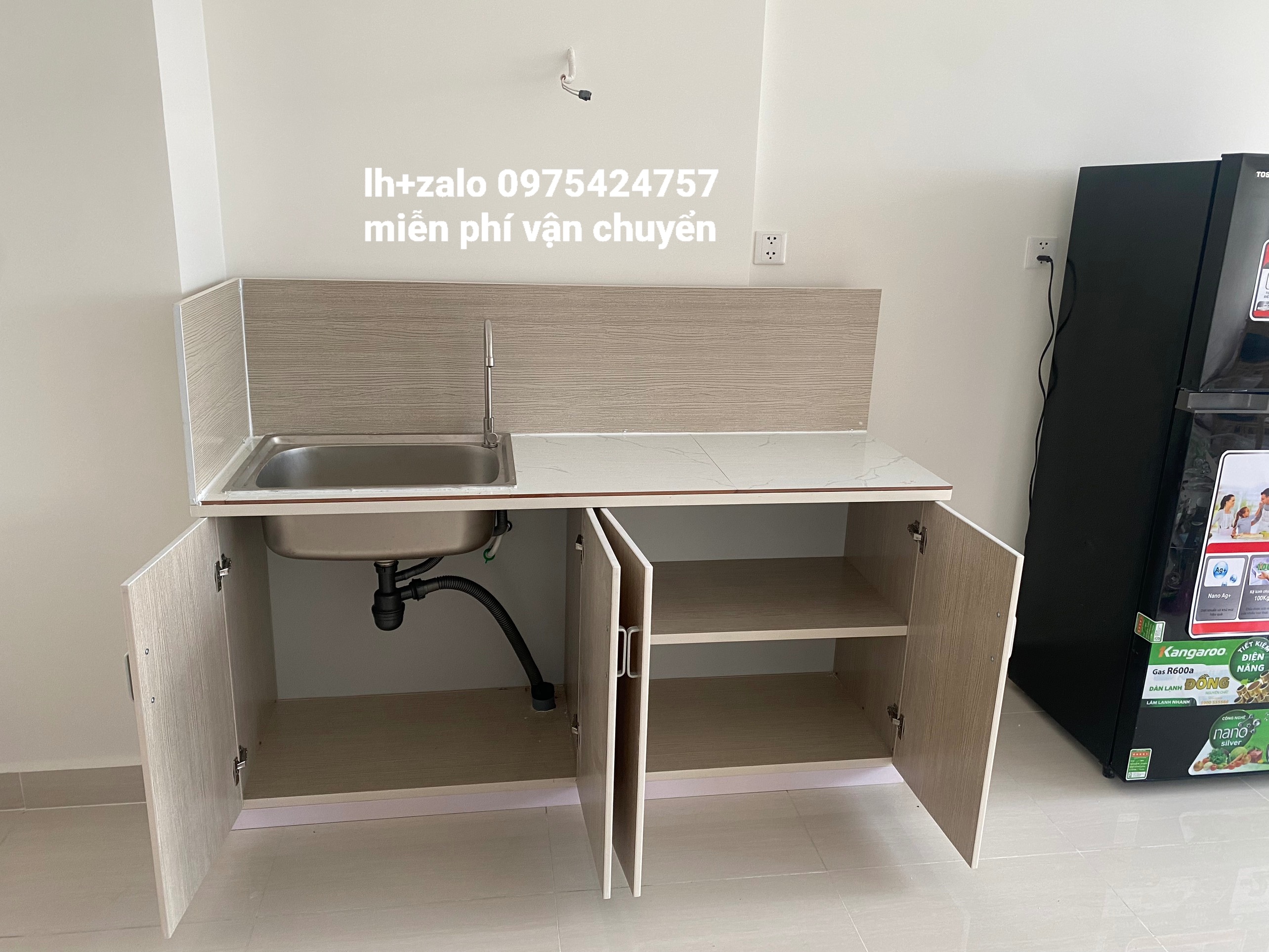 Tủ bếp sẵn bồn rửa mặt gạch