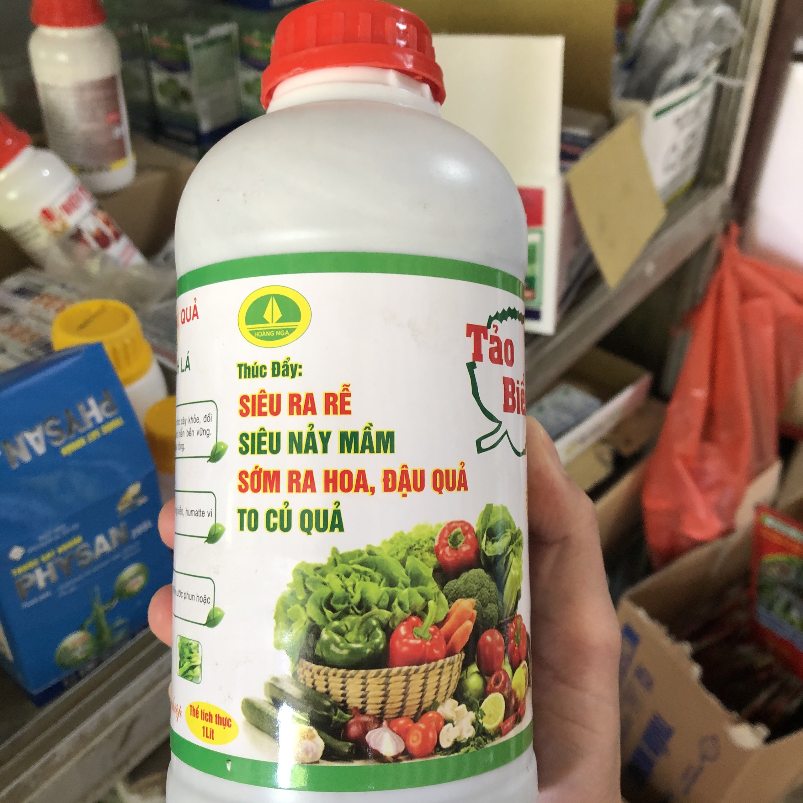 Phân bón hữu cơ vi sinh TẢO BIỂN ; Siêu ra rễ, siêu nảy mầm, vươn cây xanh lá, siêu ra hoa đậu quả, to củ quả, chắc hạt; Giúp giảm 40-45 % lượng phân bón mang lại hiệu quả kinh tế cao