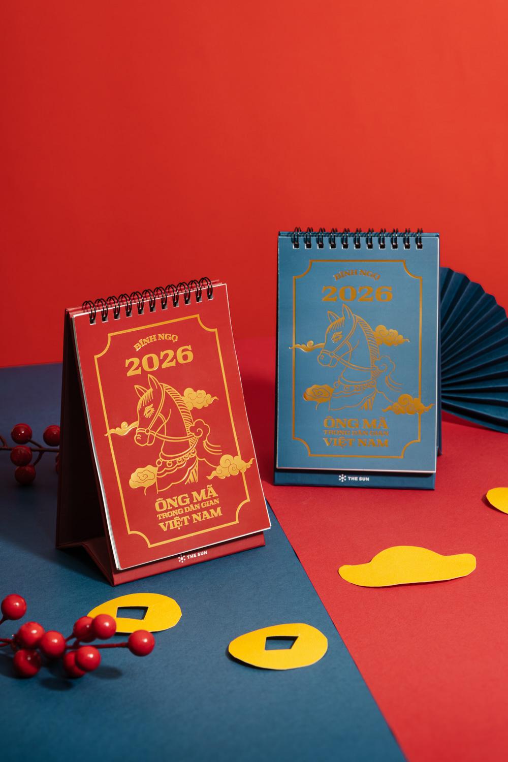 Lịch Bàn Chữ A 2026 - The Sun - Ông Mã - Màu Xanh