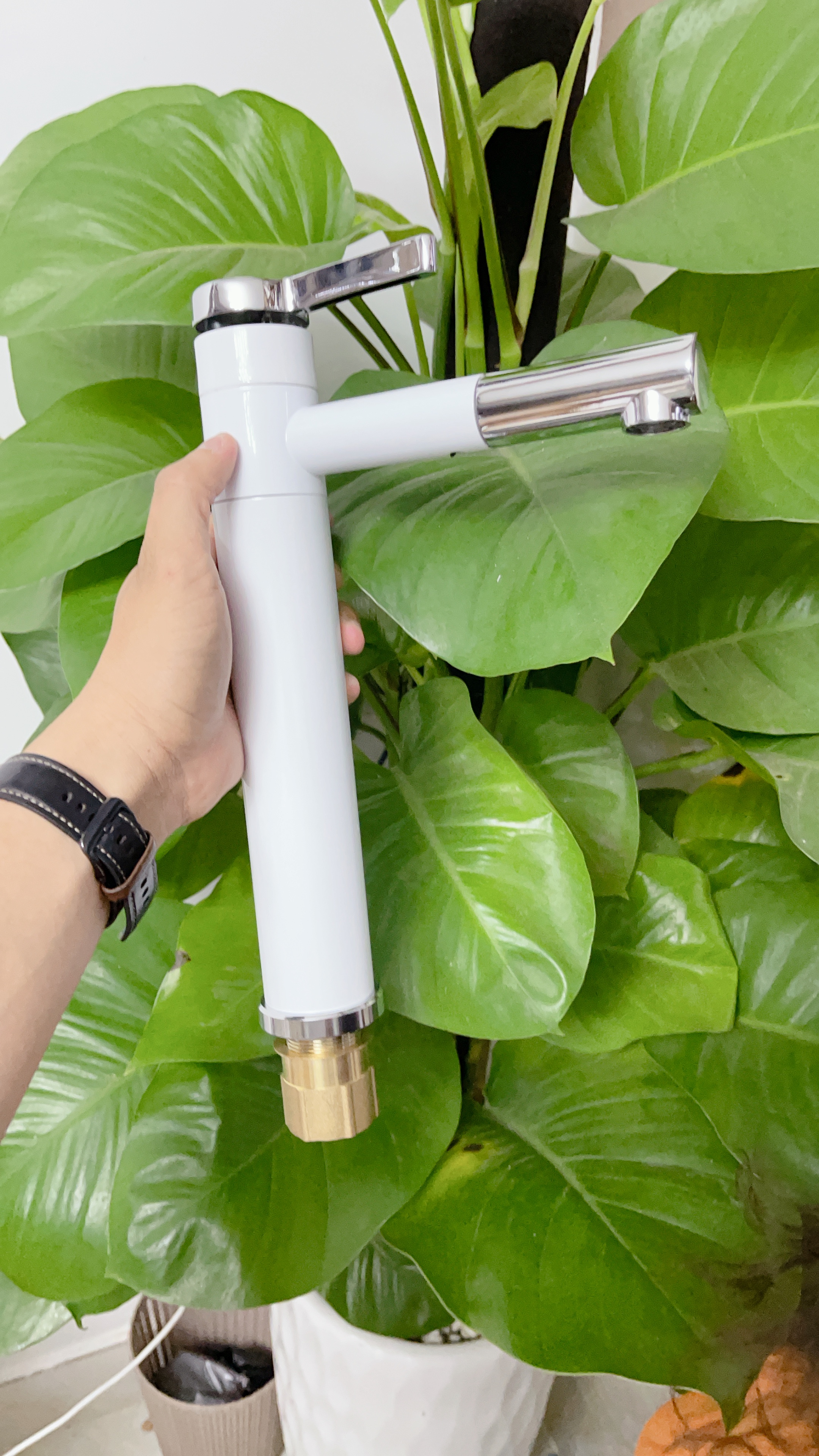Vòi Lavabo nóng lạnh tĩnh điện trắng 30cm cao cấp