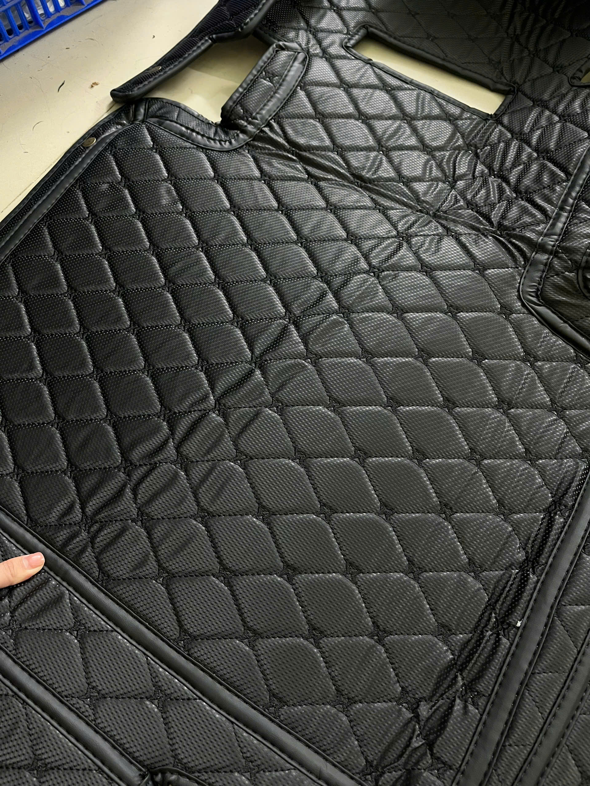 Thảm sàn 5D 6D dành cho xe 5 chỗ MG RX5 năm 2024