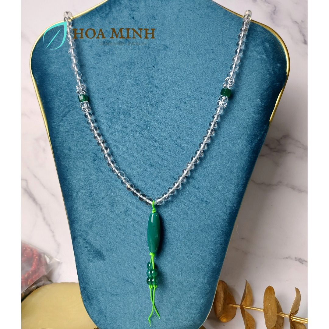 Chuỗi 108 hạt đá Thạch Anh Trắng trong trẻo size 6mm phối viên Thạch Anh Aventurine Mã Não xanh