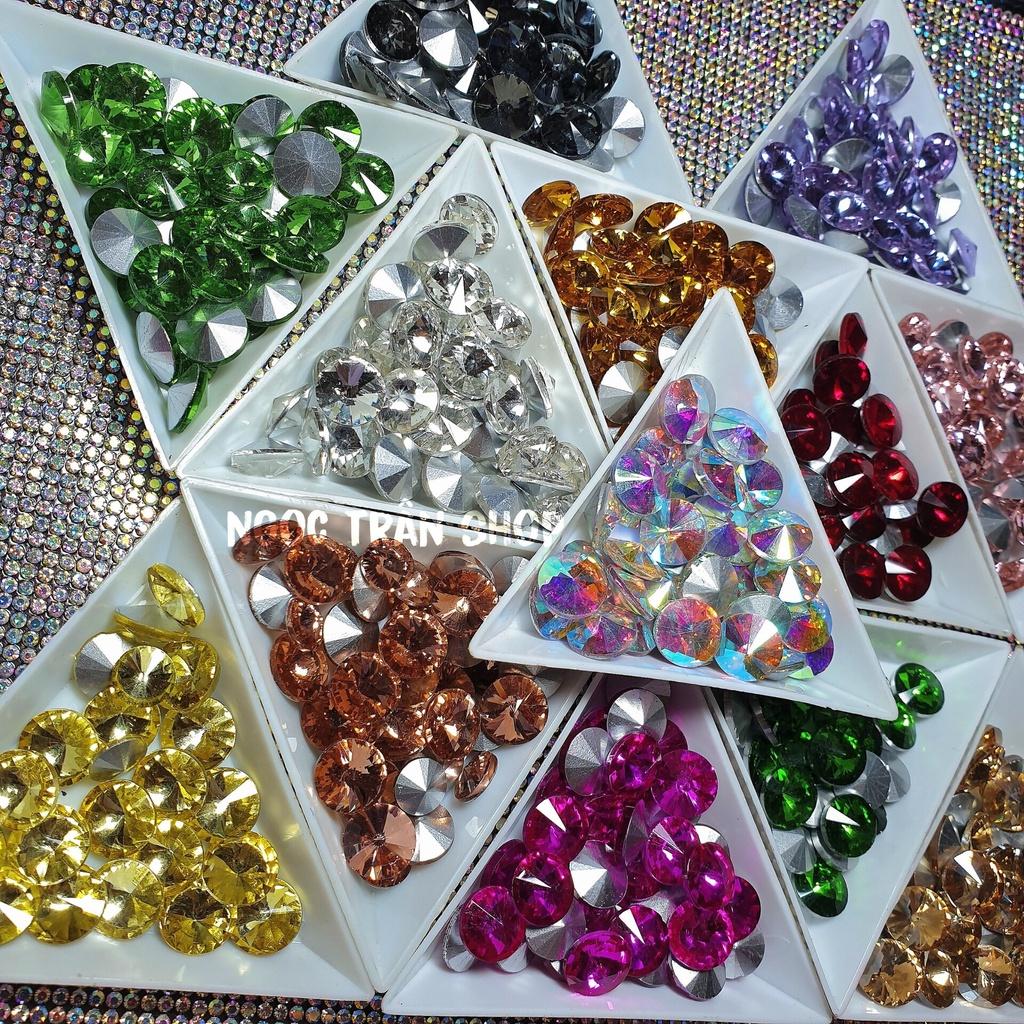 Viên Đá Khối Hình Tròn Chân Bạc