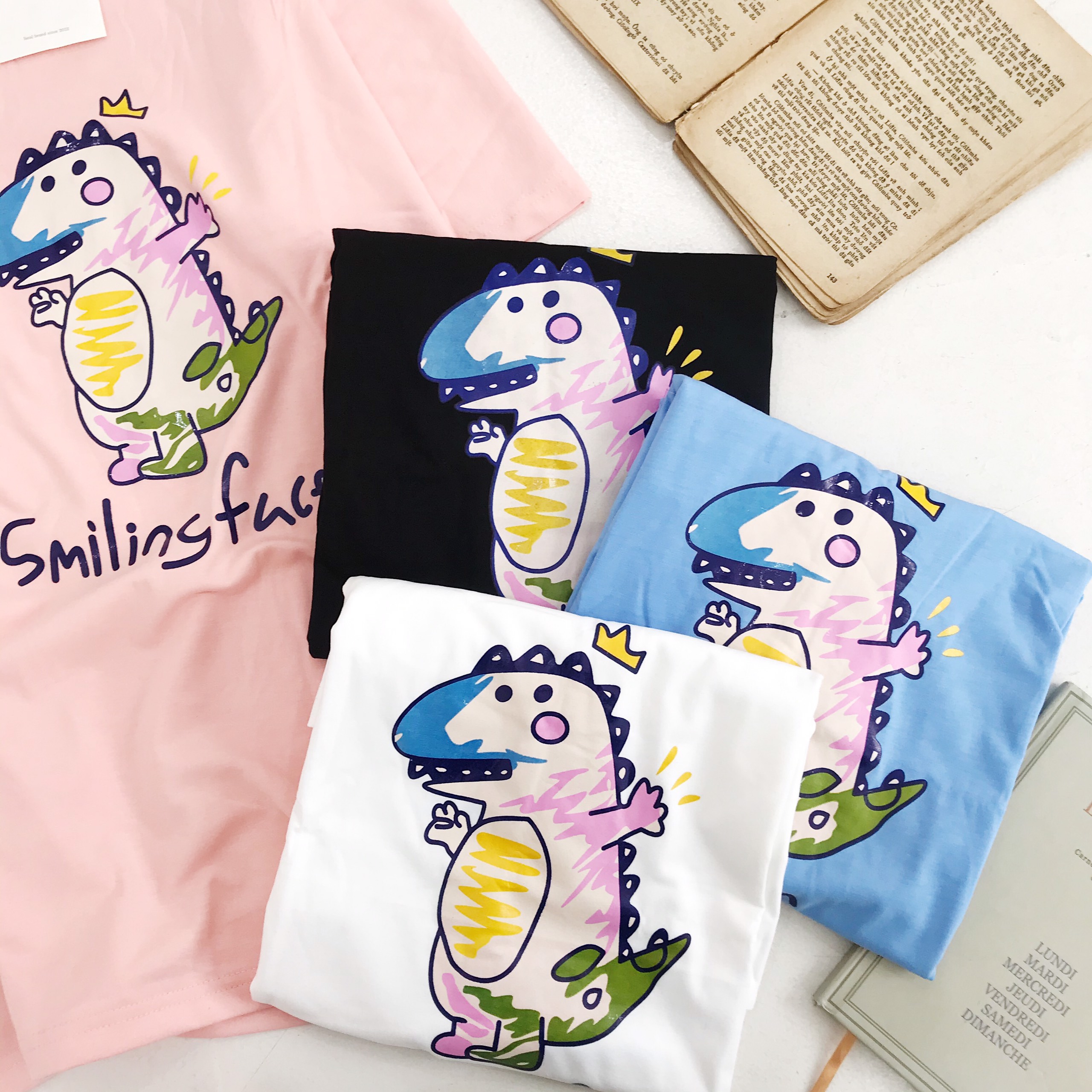 Áo thun nam nữ khủng long