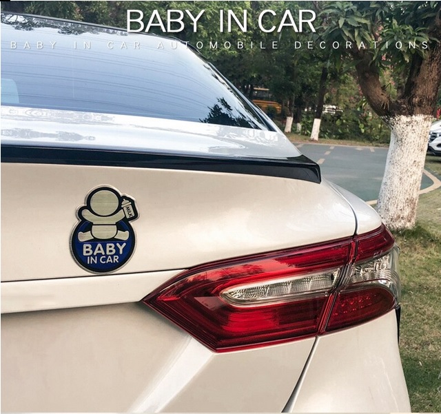 Tem nhôm Baby In Car dán xe ô tô