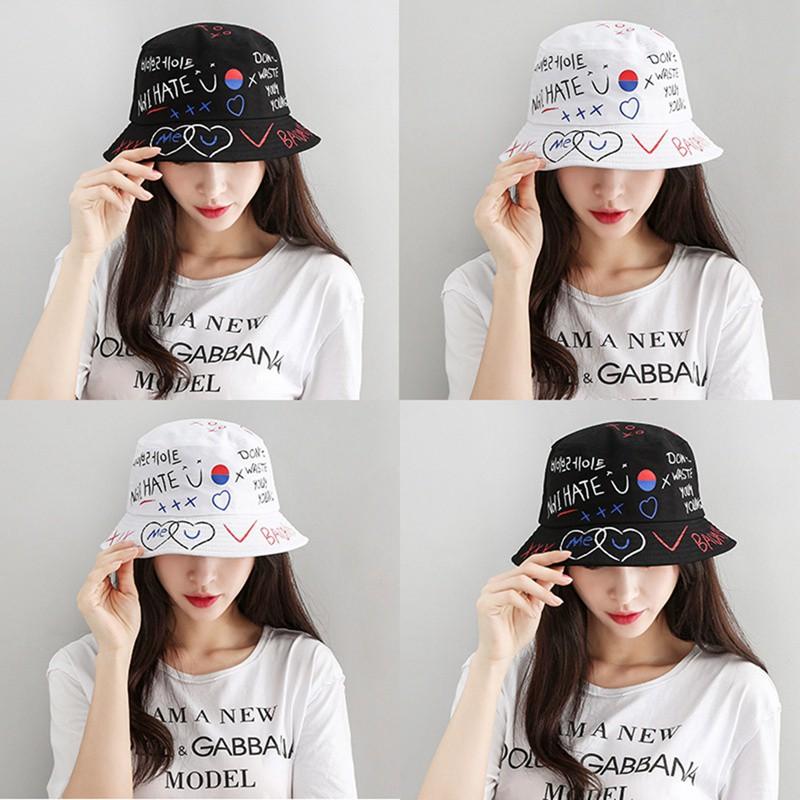 Mũ bucket hoạ tiết chữ graffiti cho cặp đôi