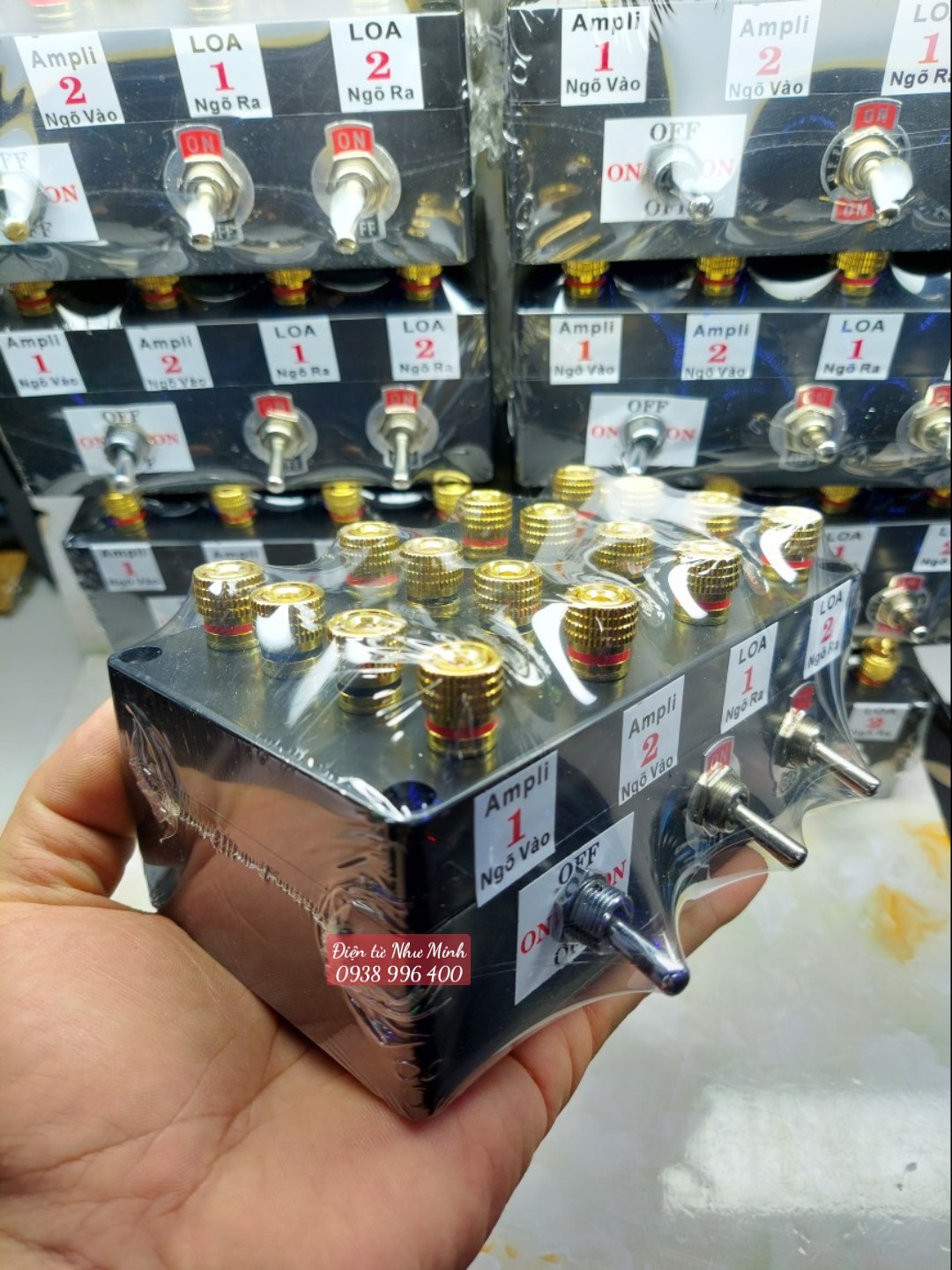 Hộp Chuyển 2 Ampli ra 2 Cặp Loa - Hộp chia Loa 2 cặp Loa dùng với 1 hoặc 2 ampli đều được.
