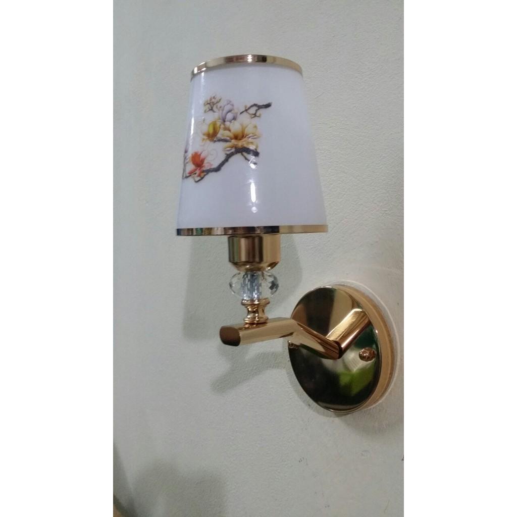 Đèn vách tường phòng khách