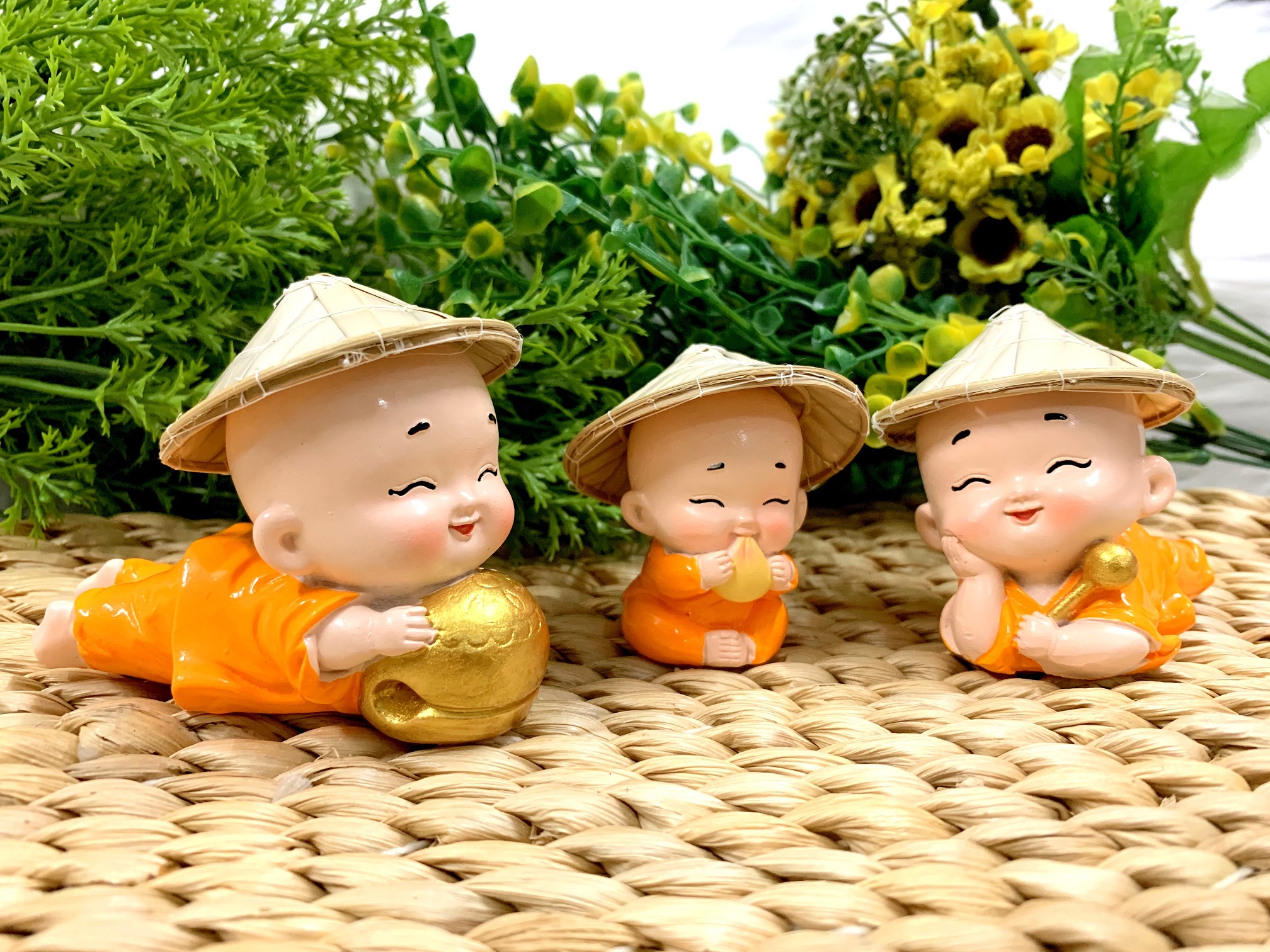 Tượng Tiên Đồng đội nón lá Việt Nam