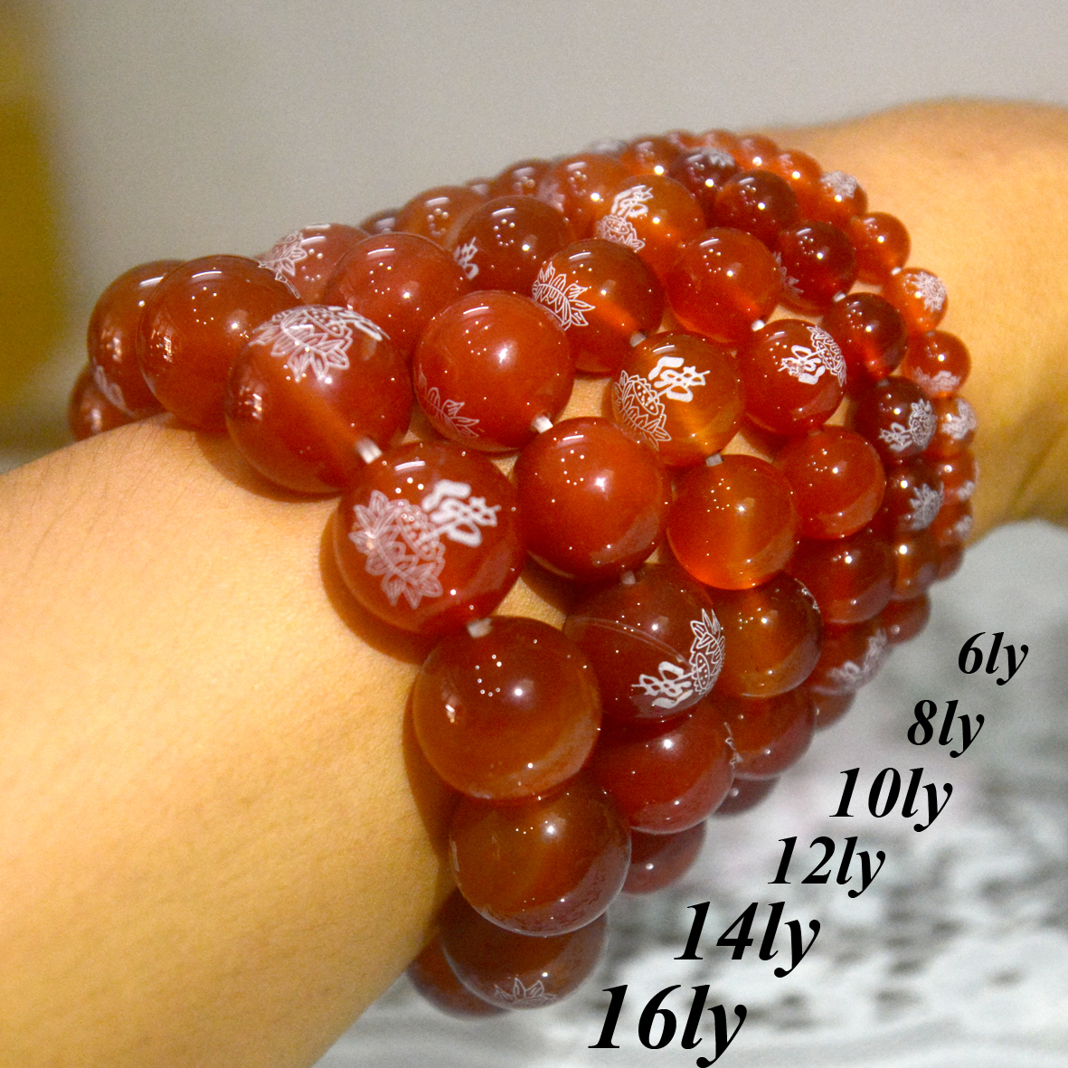 Vòng tay chuỗi đá mã não đỏ hoa sen trắng