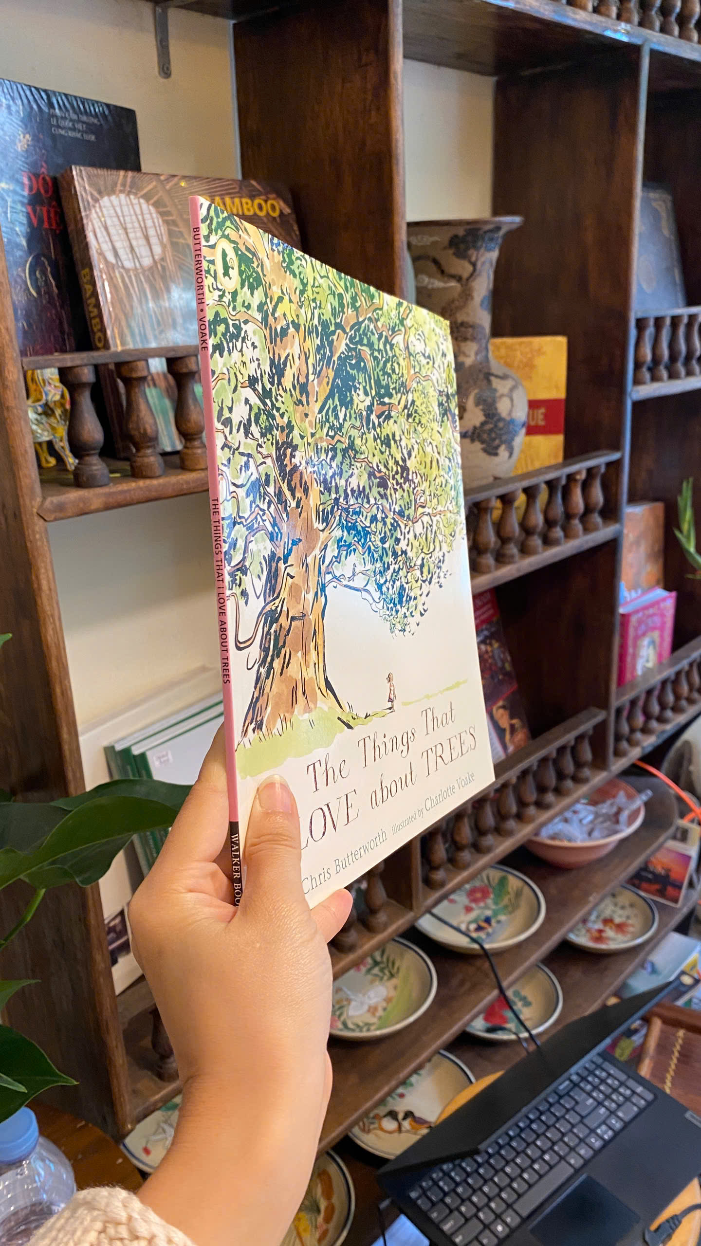 Sách - The Things That I LOVE about TREES by Chris Butterworth | Children's English Picture Book