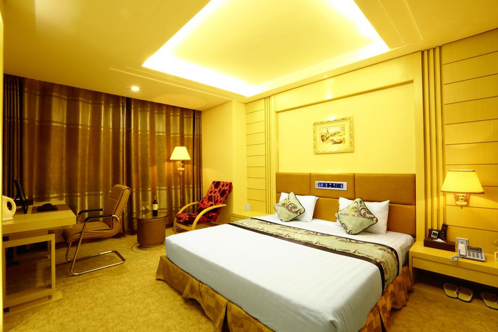 Combo Cần Thơ 3N2Đ: Holiday One Hotel 4* + Xe Đưa Đón Sân Bay Cần Thơ - Tặng Tour Chợ Nổi