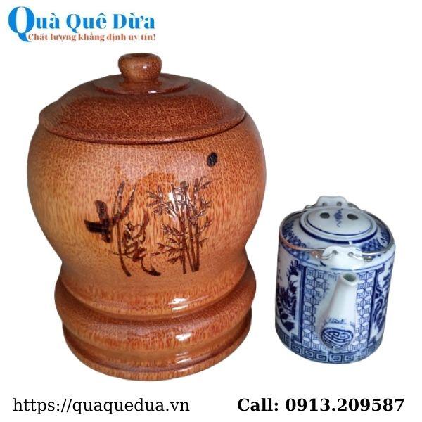 Bình Giữ Ấm Trà Gỗ Dừa Khắc Hoa Văn Lồng Chữ “Hiếu" Và Bình Trà 700 - 950ml - Sản Phẩm Được Sản Xuất Tại Bến Tre
