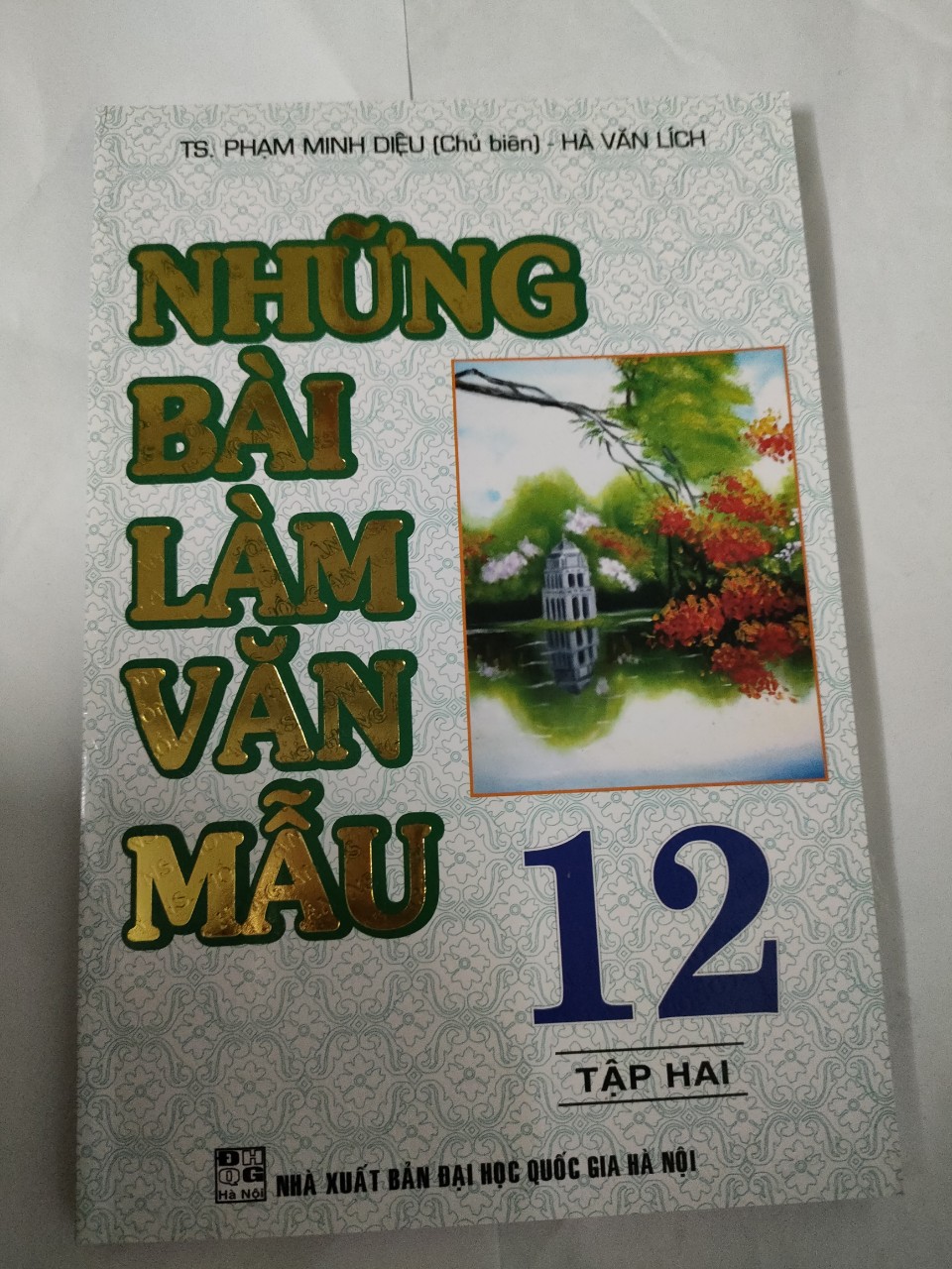 Những bài làm Văn mẫu 12 - Tập 2