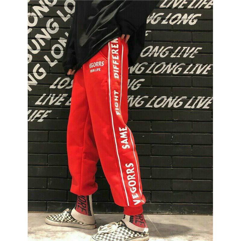Quần jogger nỉ phối chữ
