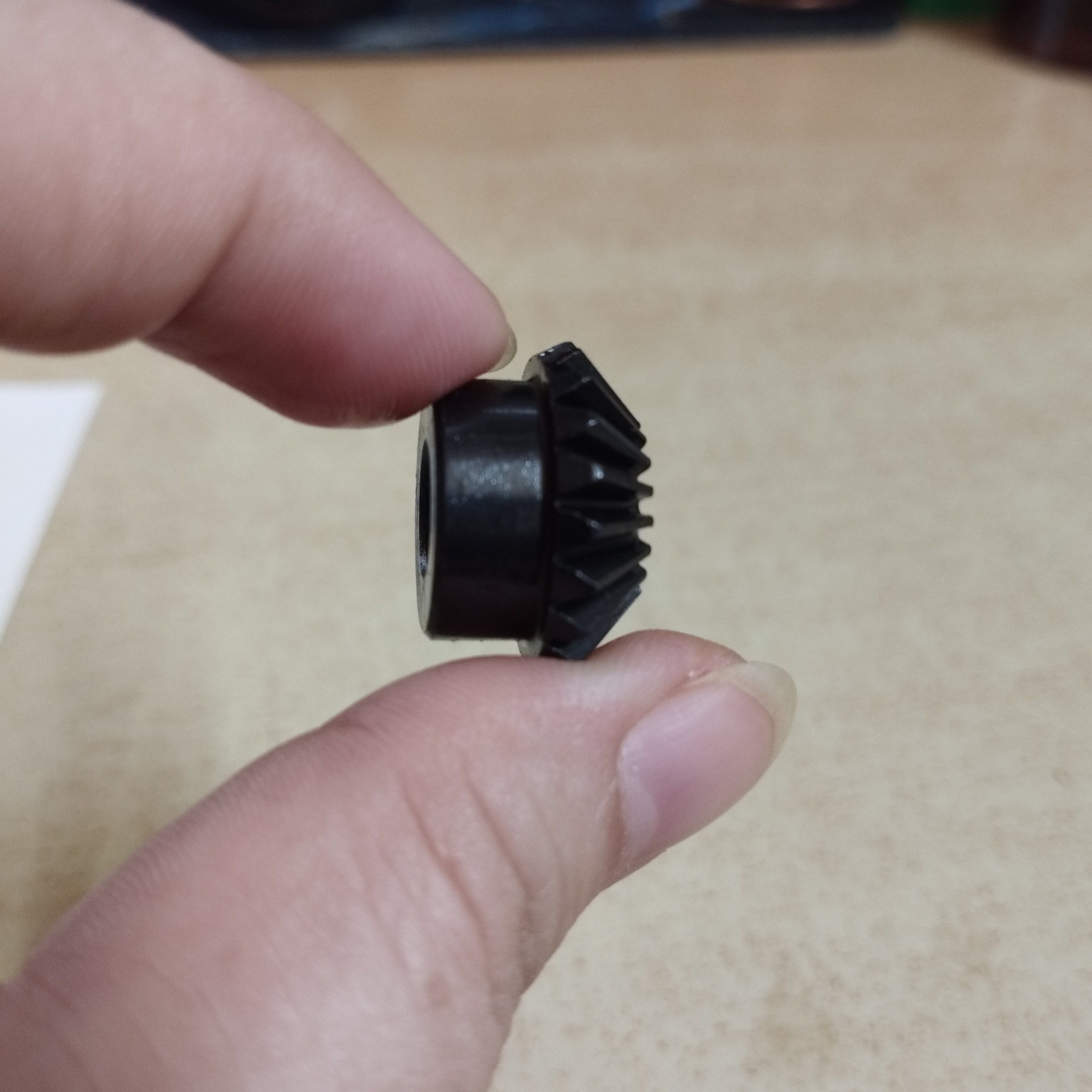 Bánh răng côn bằng thép 20 răng lỗ trục 8mm đồng bộ truyền đảo chiều 90 độ 1 bánh răng lái 034