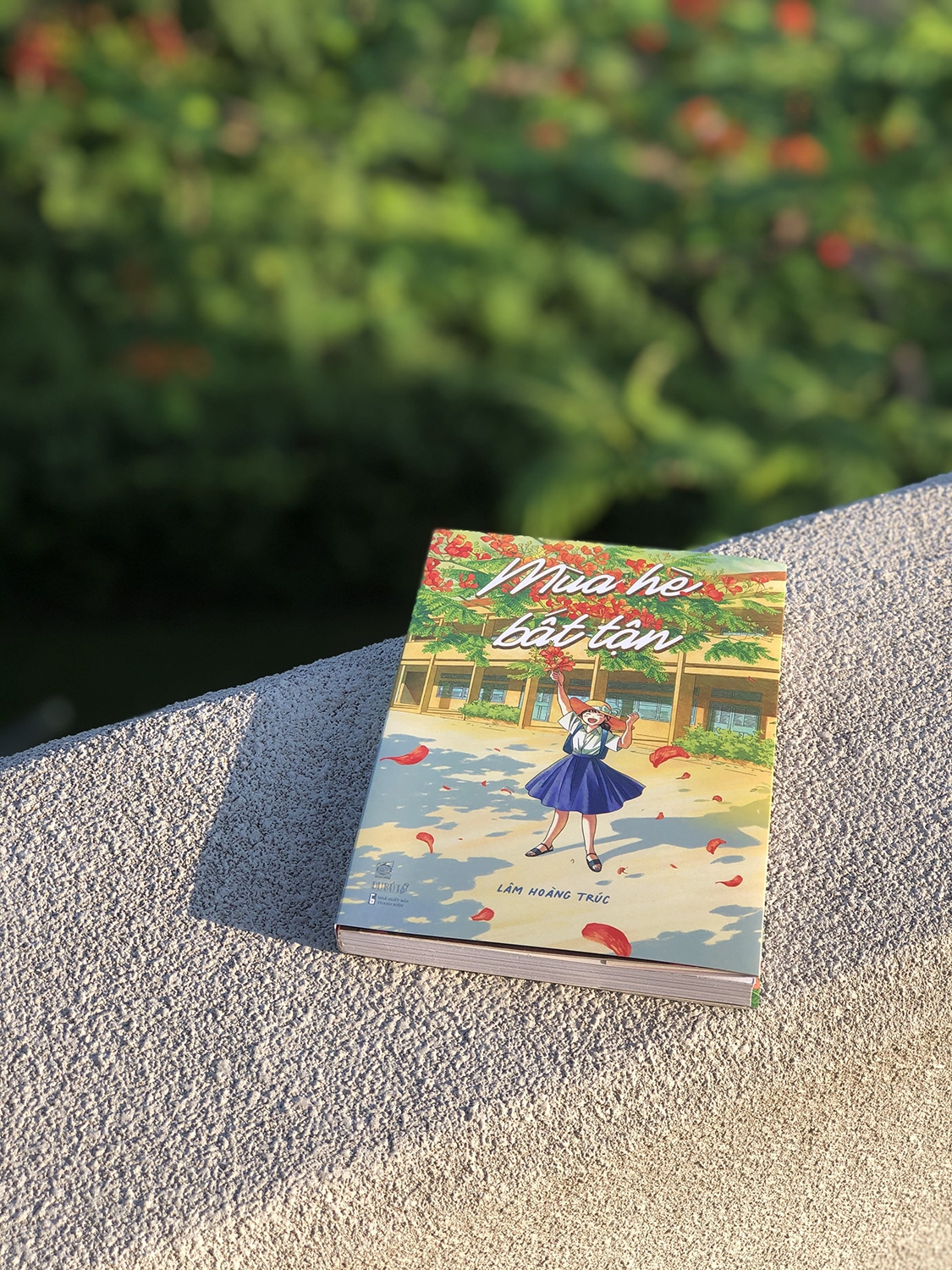 Mùa Hè Bất Tận - Tặng Kèm Postcard