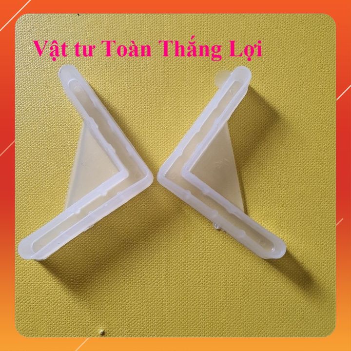 Chân nhựa kệ Sắt V lỗ đa năng
