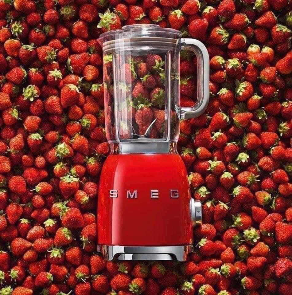 Máy xay sinh tố SMEG BLF01RDEU