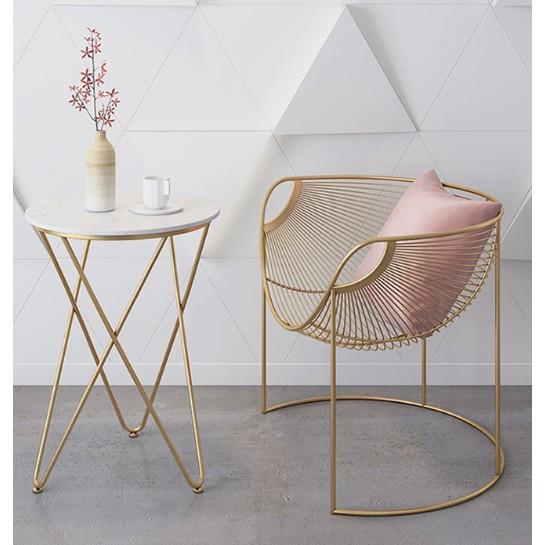 Bàn trang trí cạnh sofa cho phòng khách đẹp ngây ngất