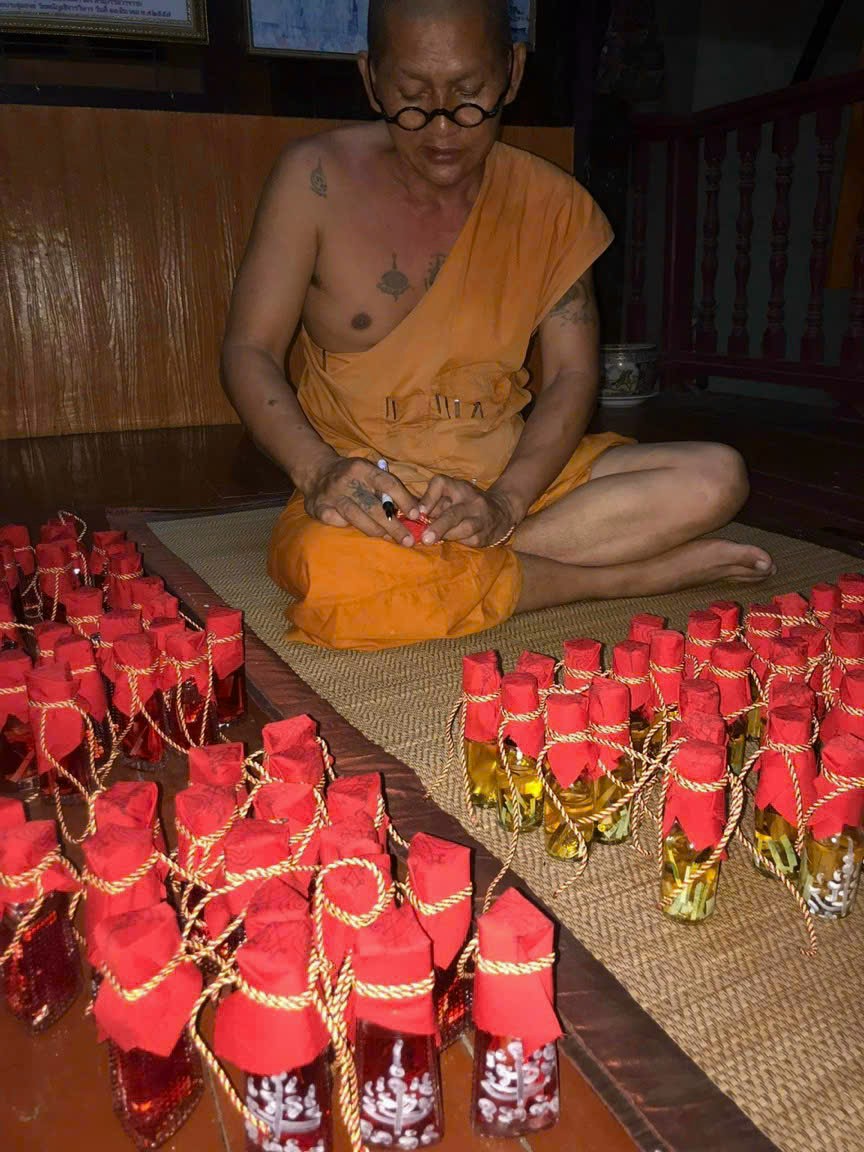 Dầu yêu huyết ngãi