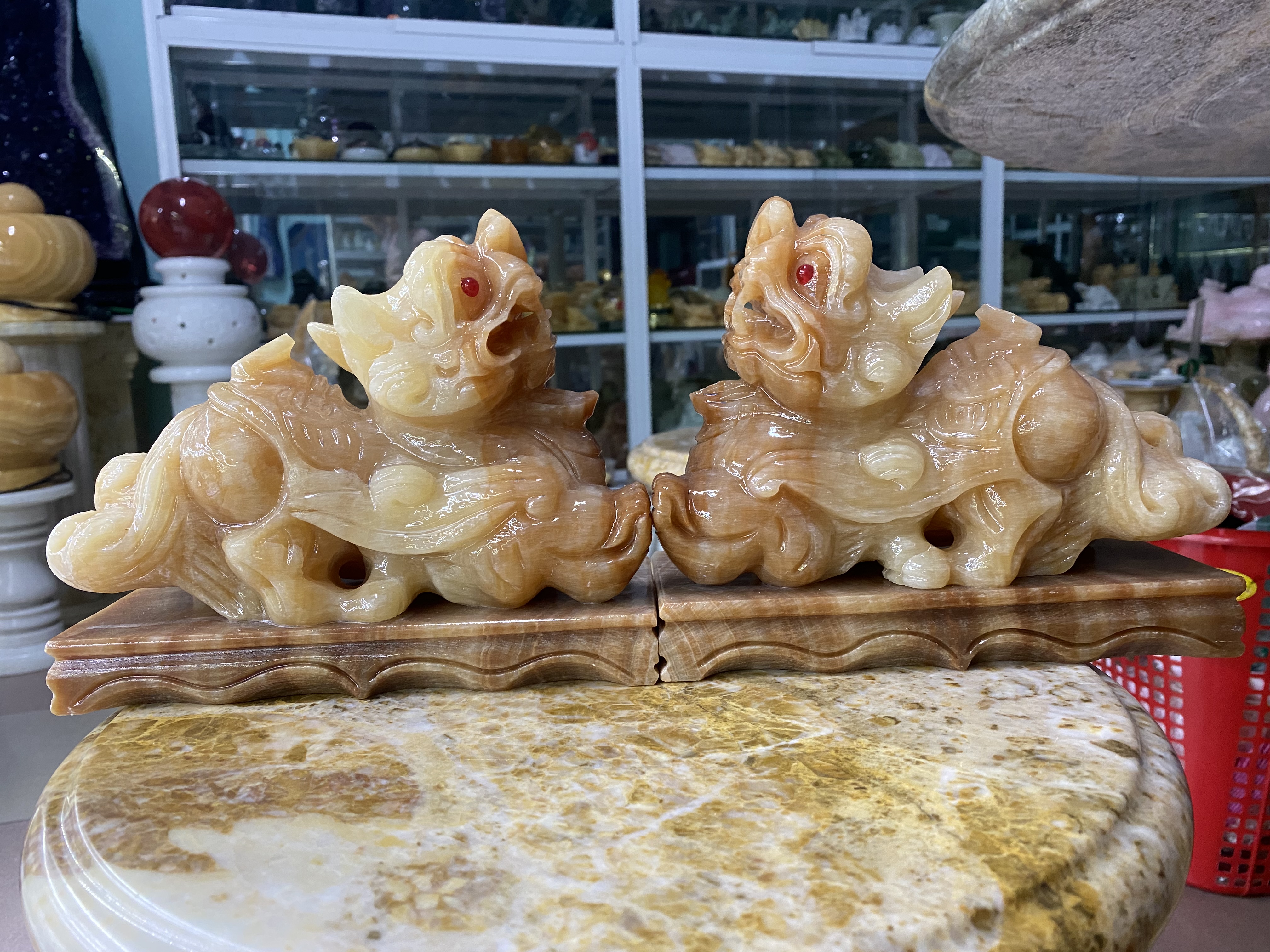 Cặp Tỳ Hưu Chiêu Tài Lộc Đá Vân Gỗ Có Đế - dài 20cm