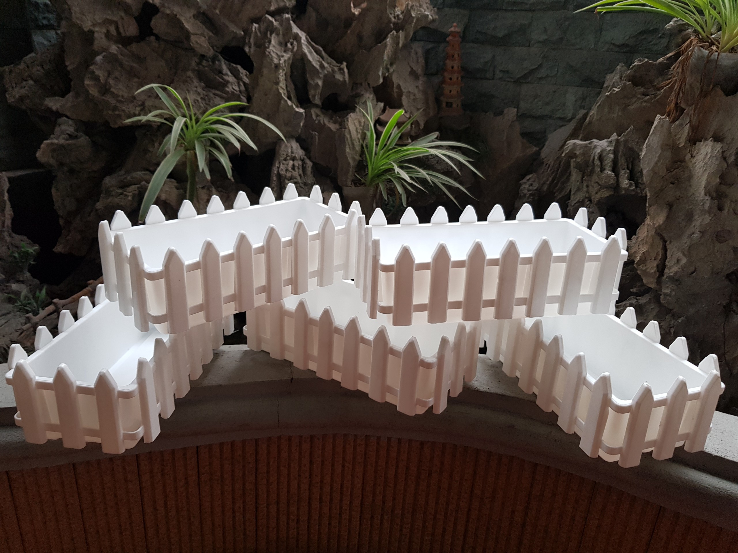5 Chậu Hàng Rào Trang Trí Màu Trắng Kích Thước 30x14x11cm