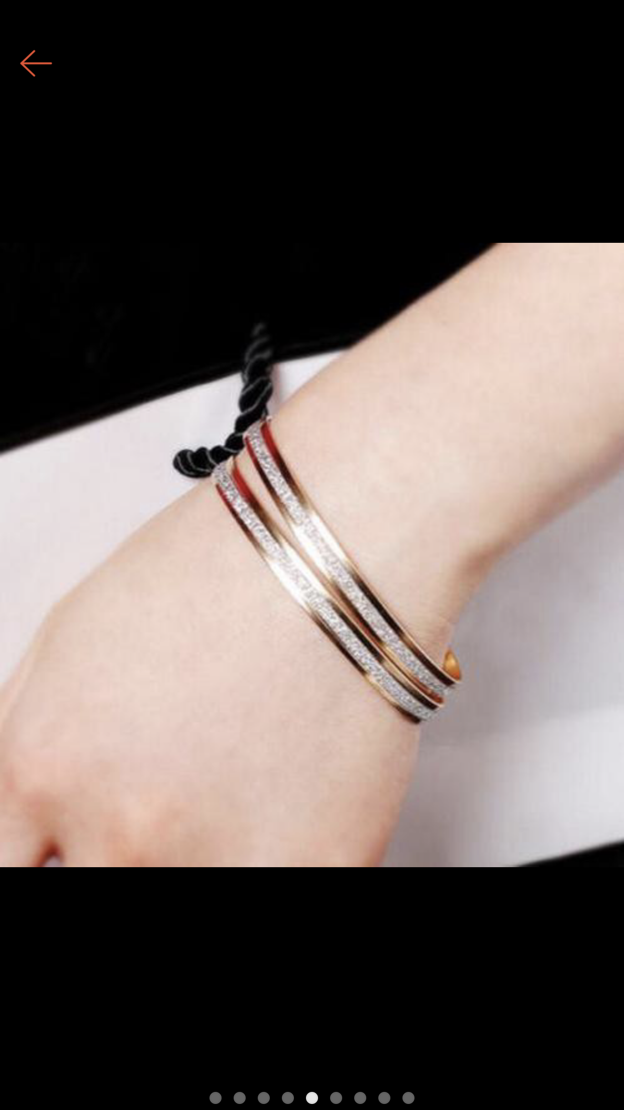 Vòng đeo tay bạc ánh kim