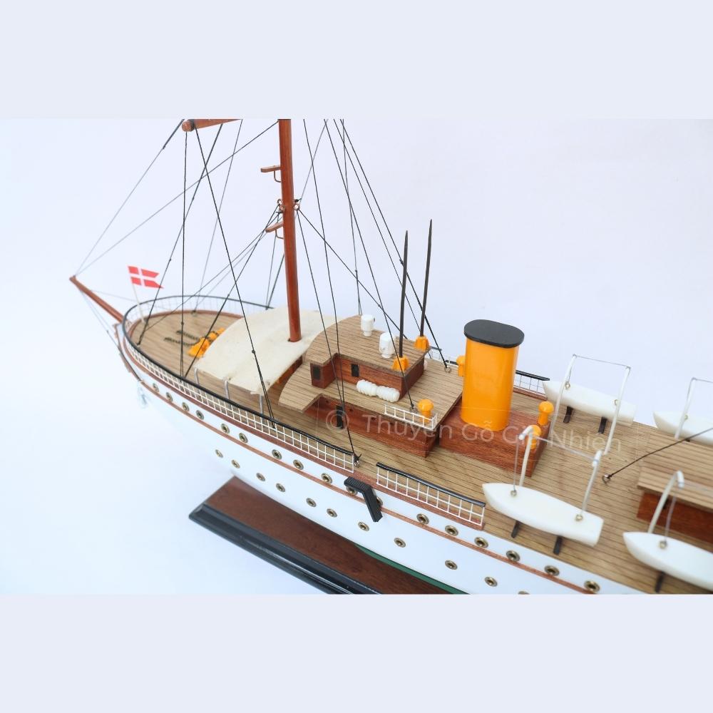 Mô Hình Thuyền Gỗ Trang Trí Phong Thủy Dạng Thuyền Du Lịch DANNEBROG Her Danish Majesty's Yacht Chính Hãng, Hàng Xuất Khẩu Chất Lượng Cao