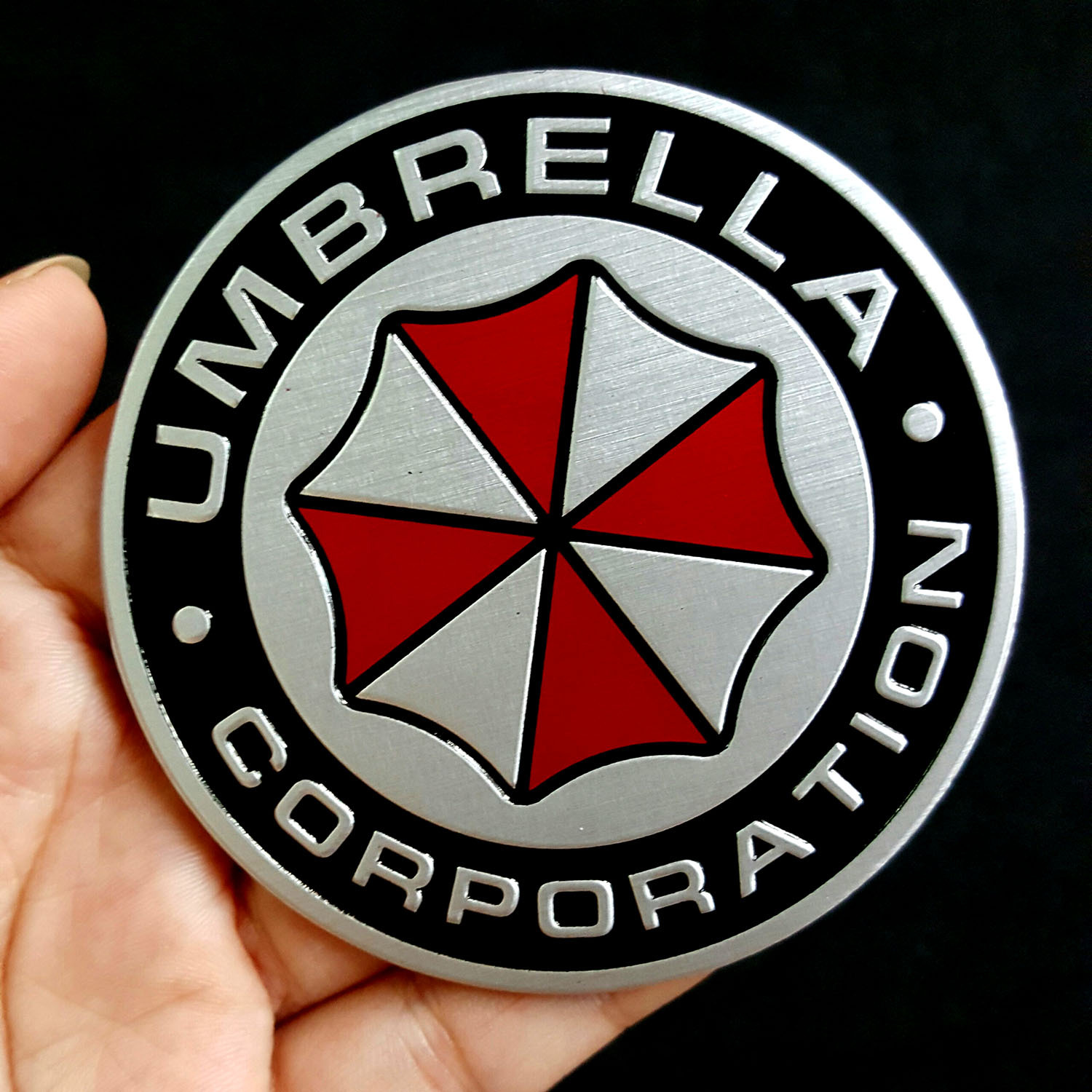 Hình dán kim loại logo UMBRELLA CORPORATION đường kính 7.5cm