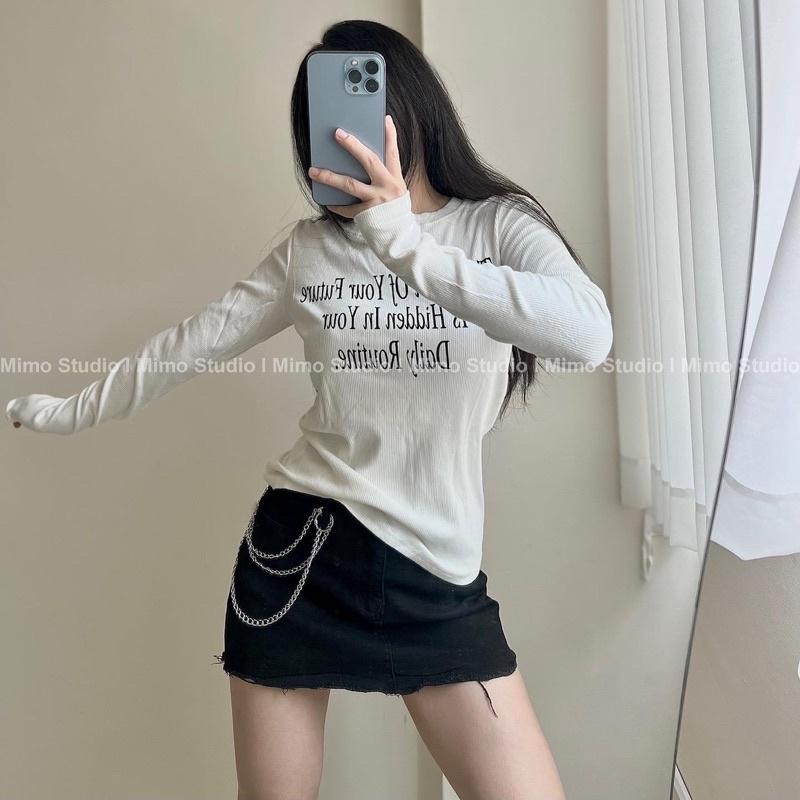 Thun dài tay chữ in đơn giản - Váy jean đen kèm chain