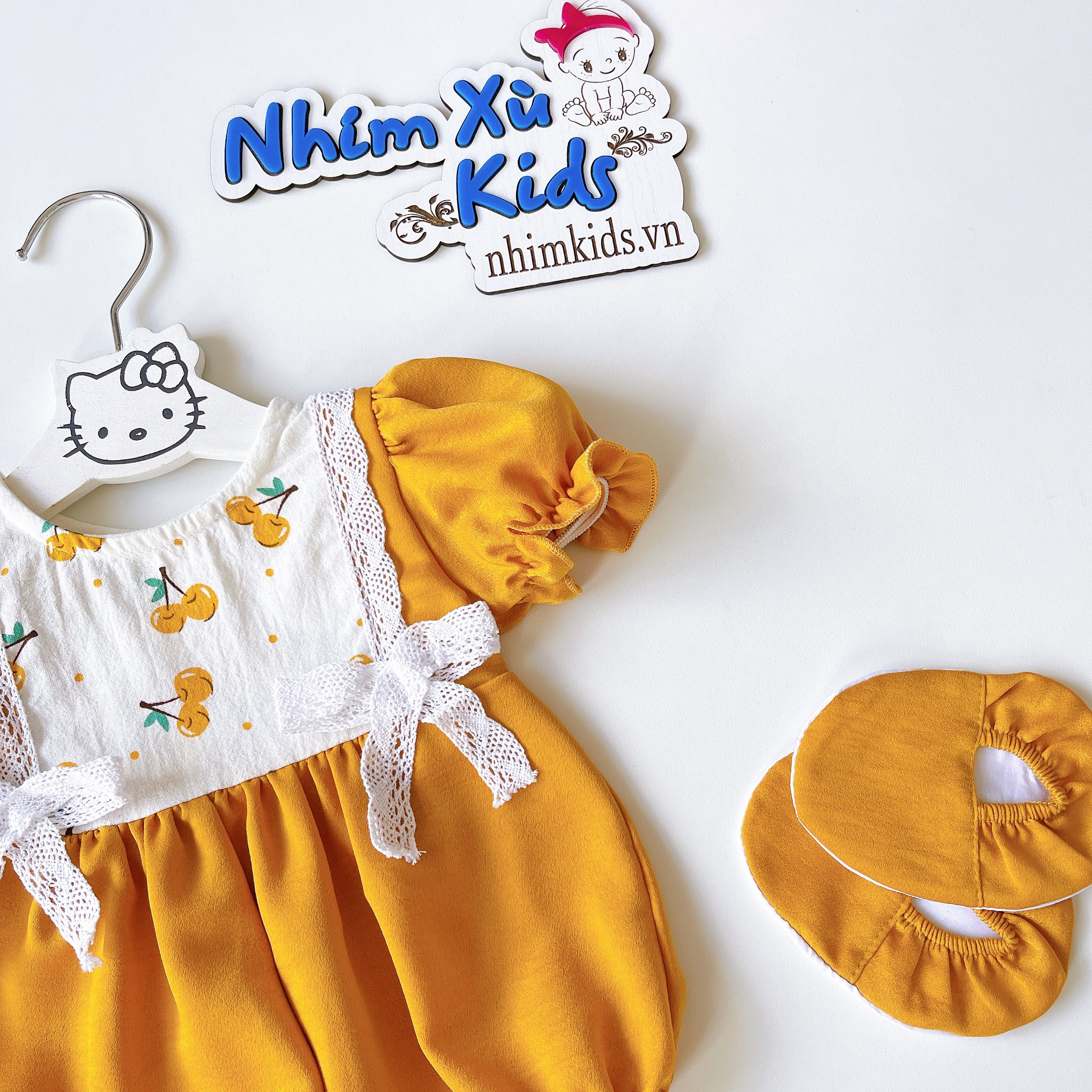 Body Lụa Vàng NHÍM XÙ KIDS Cho Bé Gái Sơ Sinh, Đầy Tháng, Thôi Nôi A425