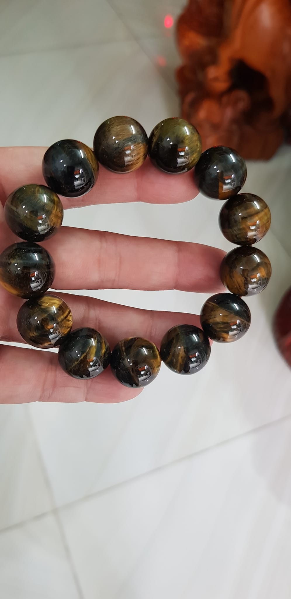 Vòng đeo Tay Nam ĐÁ MẮT HỔ Vàng Xanh tự nhiên size hạt 16mm 13 Viên Nam Mệnh THUỶ Mệnh Mộc đeo Vòng hợp phong thủy làm ăn, kinh doanh tốt đẹp phát đạt tốt sức khỏe ạ