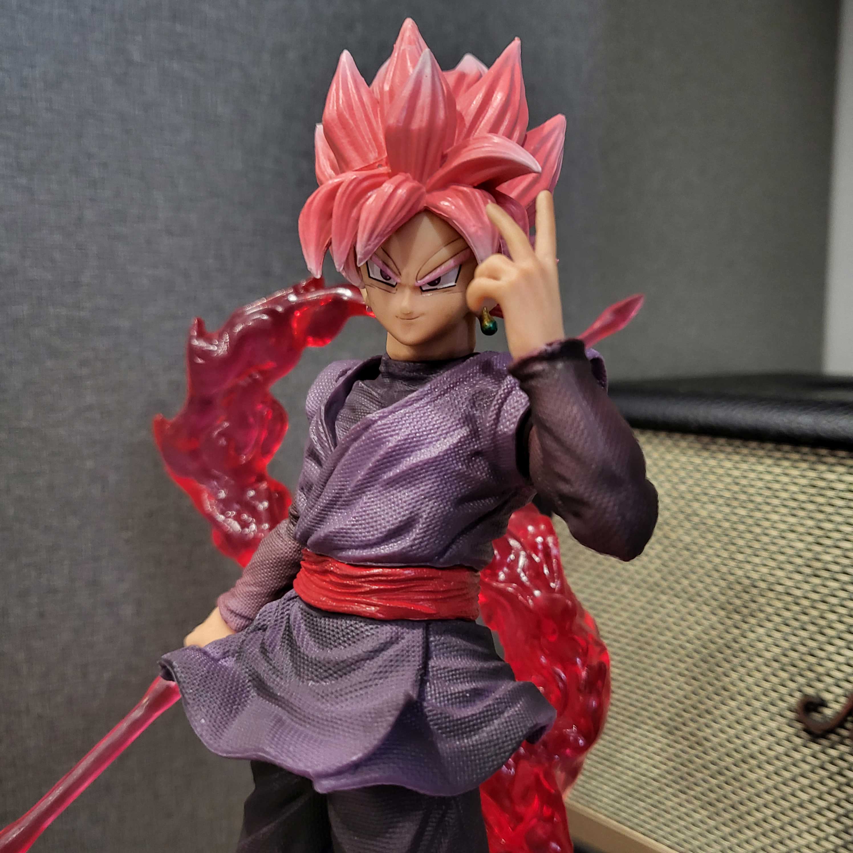 Mô hình Black Goku Super Saiyan Rose 28 cm có LED - Dragon Ball