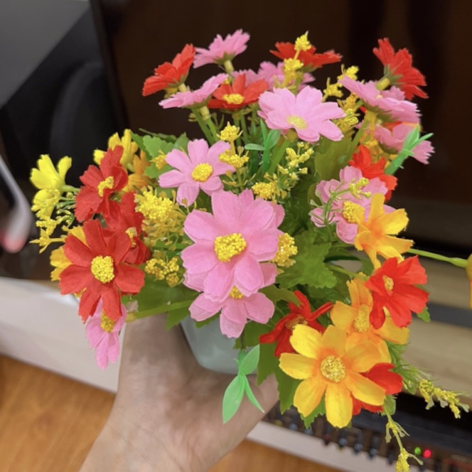 Chậu Cây Giả Trang Trí Nhà Cửa, Văn Phòng Bàn Làm Việc, Chất Liệu Chậu Hoa Bằng Nhựa Kích Thước 5x6x12cm Nặng 70g