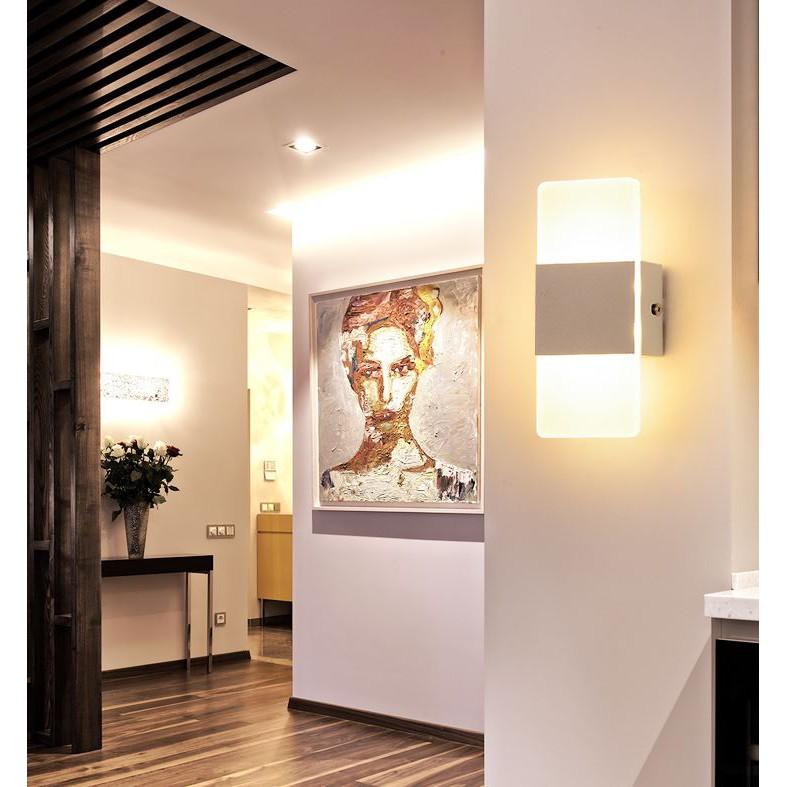 Đèn LED WISS gắn tường phong cách hiện đại, độc đáo.
