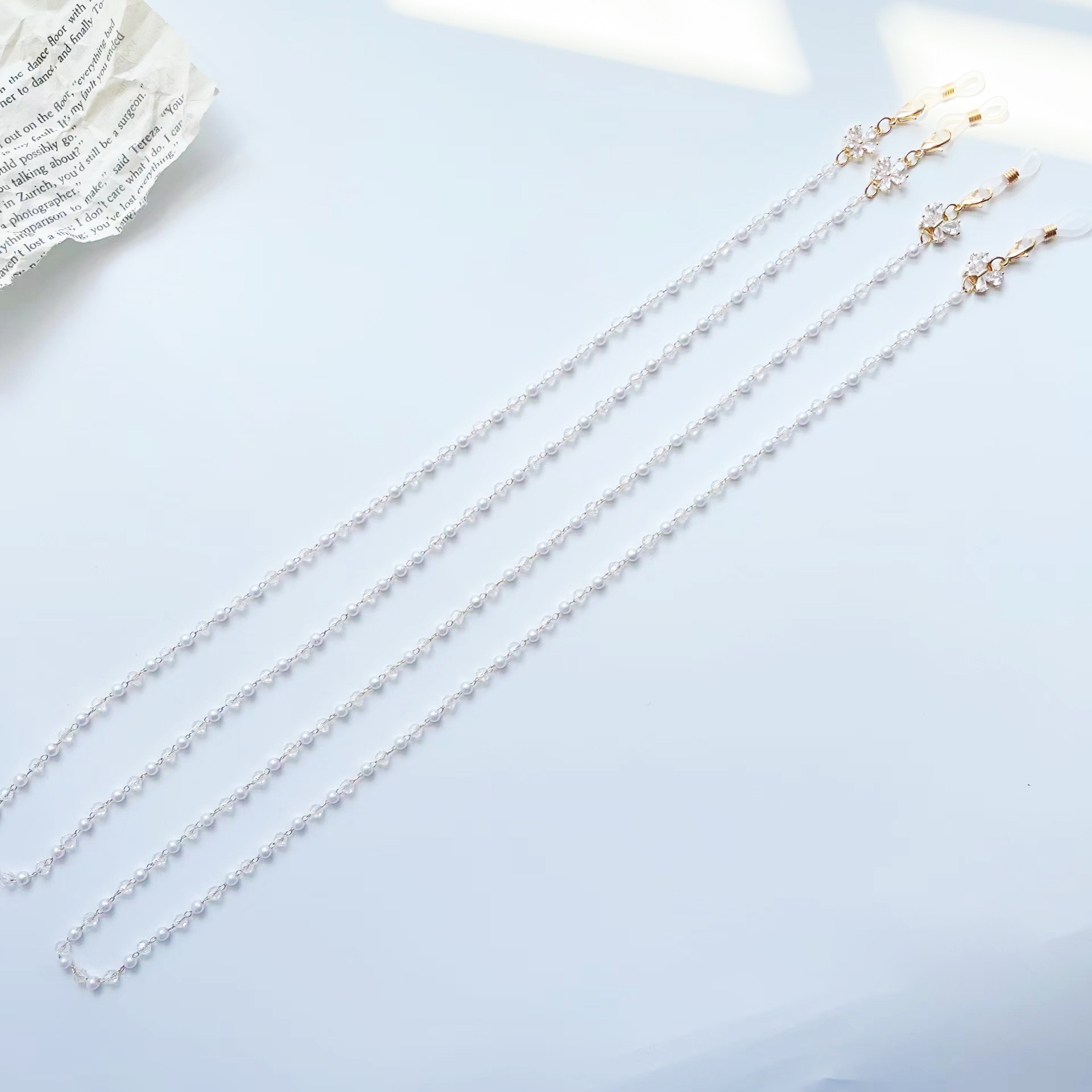 Dây đeo gọng kính mix hạt cườm phale zircon sáng tạo độc đáo sang chảnh hot trend năm nay