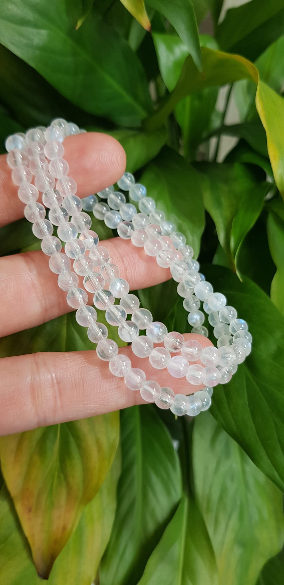 Vòng tay nữ moon vip quấn 3 vòng trắng ánh xanh nhẹ size hạt 5mm hợp nữ mệnh kim mệnh thuỷ đeo đẹp may mắn tốt sức khỏe công việc ạ