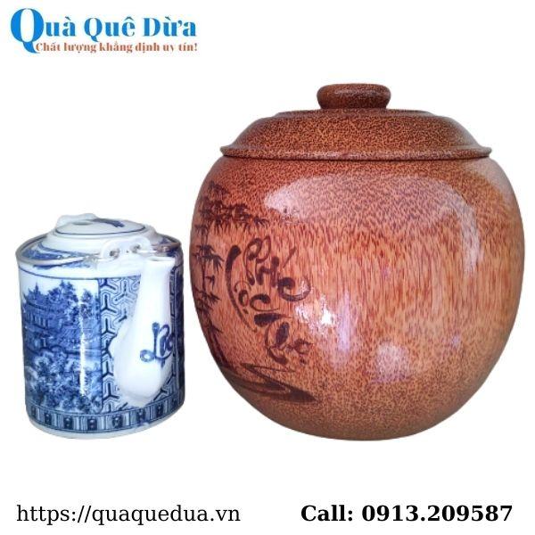 Vỏ Bình Trà Gỗ Dừa Gọn Đẹp Khắc Hoa Văn Lồng Chữ Phúc Lộc Thọ Và Bình Trà 700 - 950ml - Sản Phẩm Được Sản Xuất Tại Bến Tre