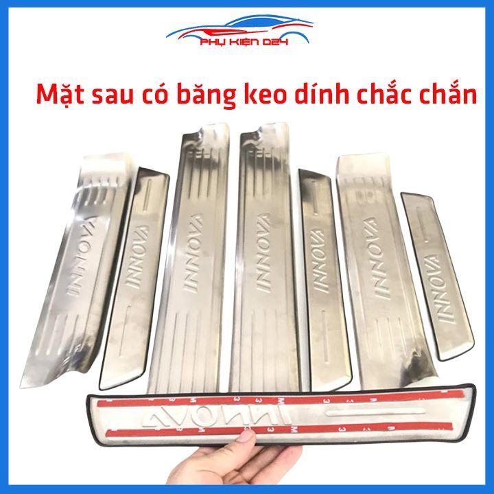 Bộ ốp bậc cửa trong ngoài nẹp bước chân Innova 2017-2018-2019-2020-2021-2022 Inox chống trầy trang trí xe