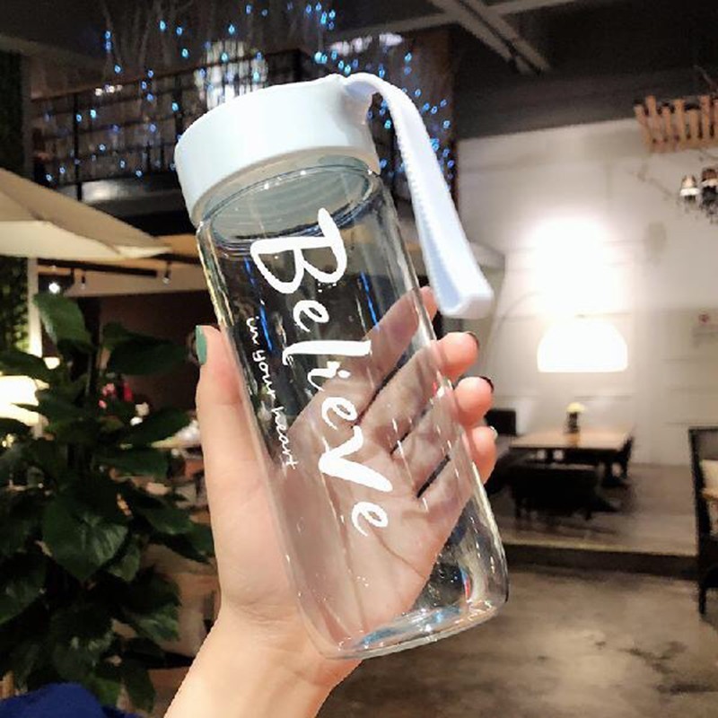Bình nước cá nhân thời tràng thể thao chất liệu nhựa nắp vặn dây đeo 600ml