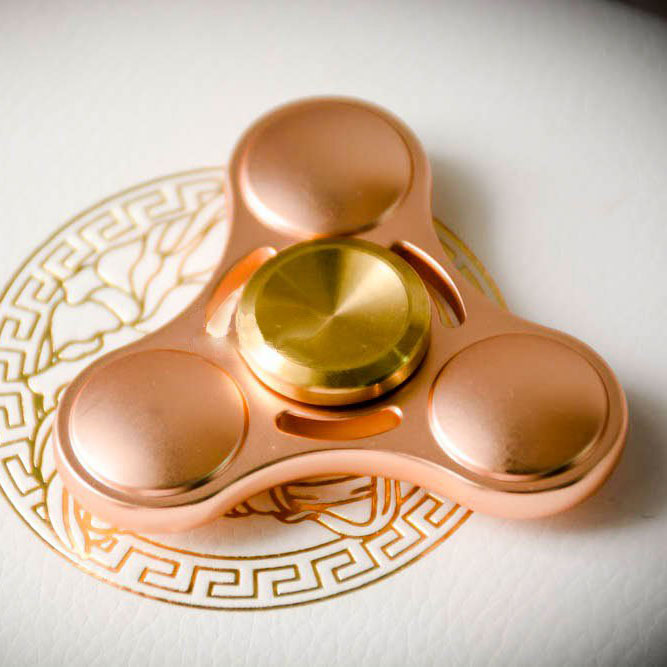 Con Quay 3 Cánh Tri Wing Spinner Kim Loại