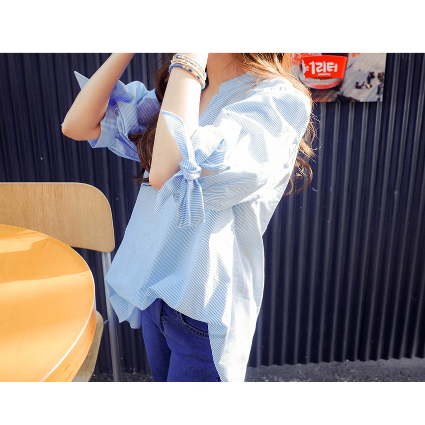 Áo Sơ Mi Nữ Hàn Quốc Sọc Trắng Xanh Cổ Trụ Chữ V Tay Nơ Cách Điệu ulzzang JD17