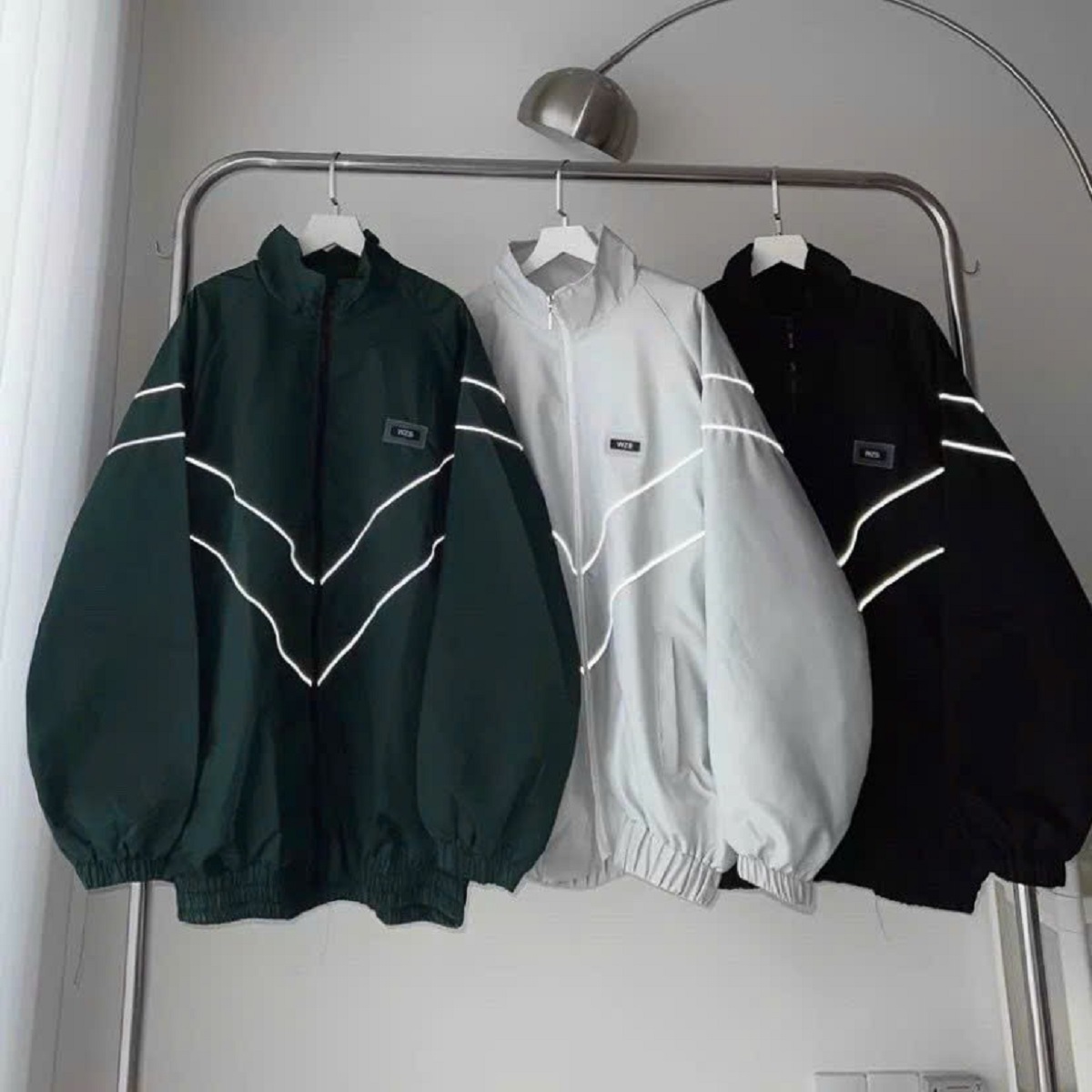 Áo Khoác Dù 2 Lớp Sọc Dạ Quang Thêu WZS Nam Nữ Couple - Bomber Gió Có Khóa Kéo Zip
