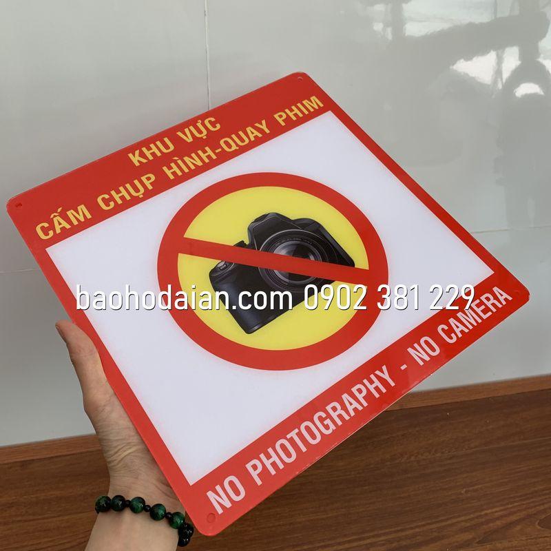 Bảng mica cảnh báo cấm quay phim, chụp hình kích thước 30 x 30cm